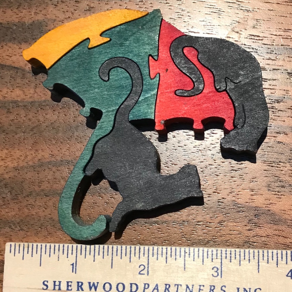 Cute wood cat puzzle